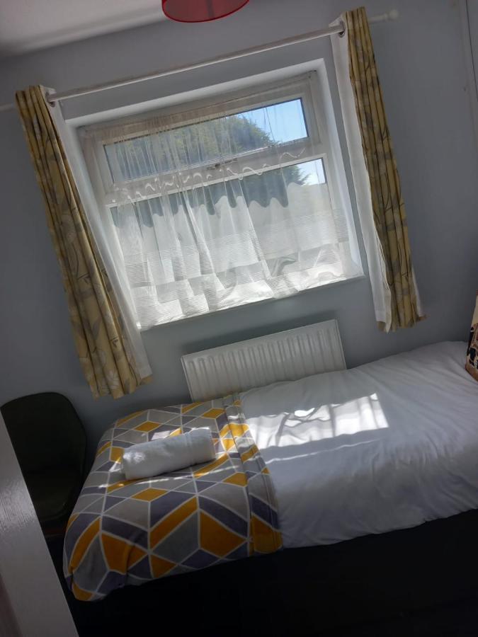 נוטינגהאם Penllech House - Huku Kwetu Notts - 3 Bedroom Spacious Lovely And Cosy With A Free Parking- Affordable And Suitable To Group Business Travellers מראה חיצוני תמונה