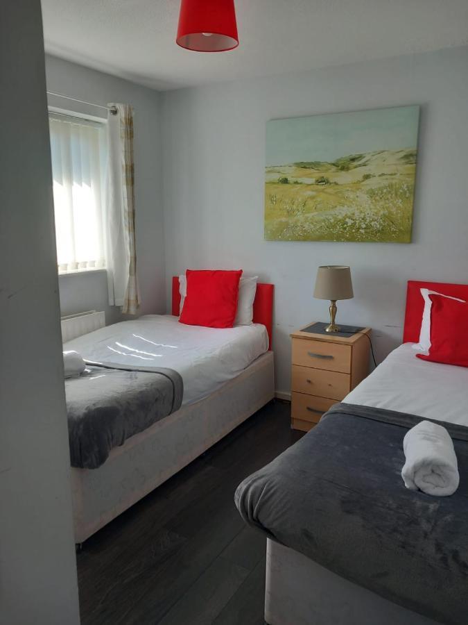 נוטינגהאם Penllech House - Huku Kwetu Notts - 3 Bedroom Spacious Lovely And Cosy With A Free Parking- Affordable And Suitable To Group Business Travellers מראה חיצוני תמונה