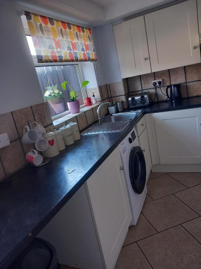 נוטינגהאם Penllech House - Huku Kwetu Notts - 3 Bedroom Spacious Lovely And Cosy With A Free Parking- Affordable And Suitable To Group Business Travellers מראה חיצוני תמונה