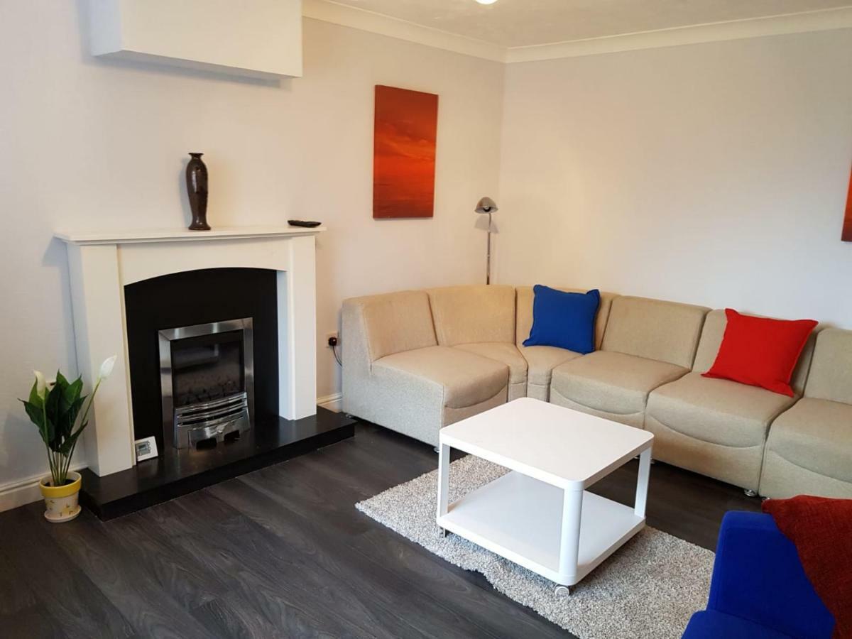 נוטינגהאם Penllech House - Huku Kwetu Notts - 3 Bedroom Spacious Lovely And Cosy With A Free Parking- Affordable And Suitable To Group Business Travellers מראה חיצוני תמונה
