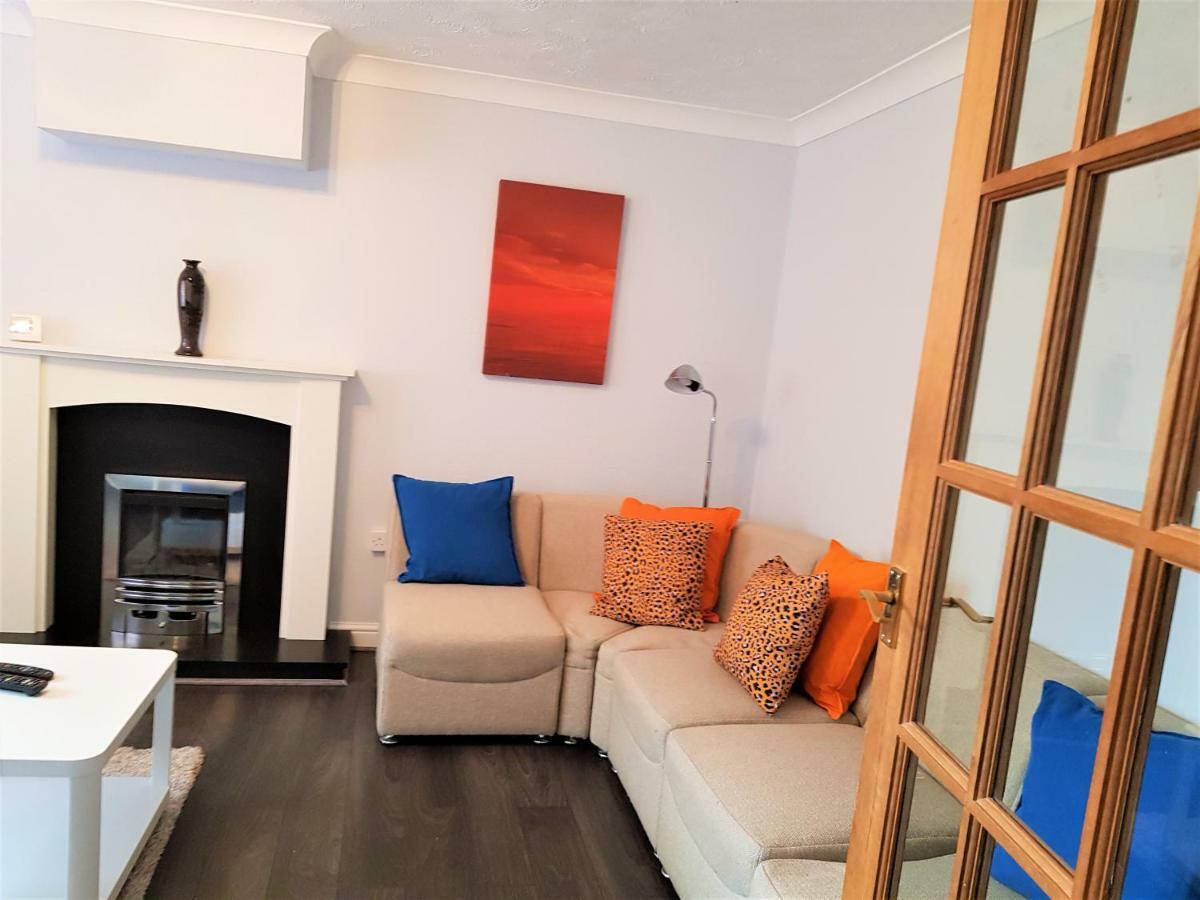 נוטינגהאם Penllech House - Huku Kwetu Notts - 3 Bedroom Spacious Lovely And Cosy With A Free Parking- Affordable And Suitable To Group Business Travellers מראה חיצוני תמונה