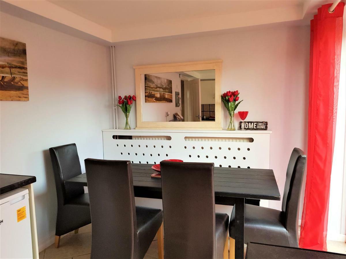 נוטינגהאם Penllech House - Huku Kwetu Notts - 3 Bedroom Spacious Lovely And Cosy With A Free Parking- Affordable And Suitable To Group Business Travellers מראה חיצוני תמונה
