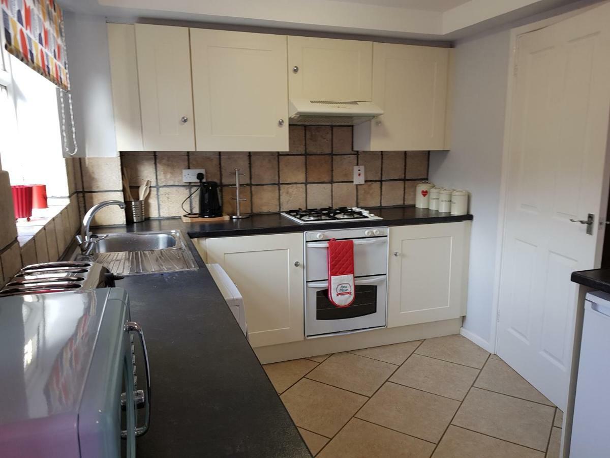 נוטינגהאם Penllech House - Huku Kwetu Notts - 3 Bedroom Spacious Lovely And Cosy With A Free Parking- Affordable And Suitable To Group Business Travellers מראה חיצוני תמונה