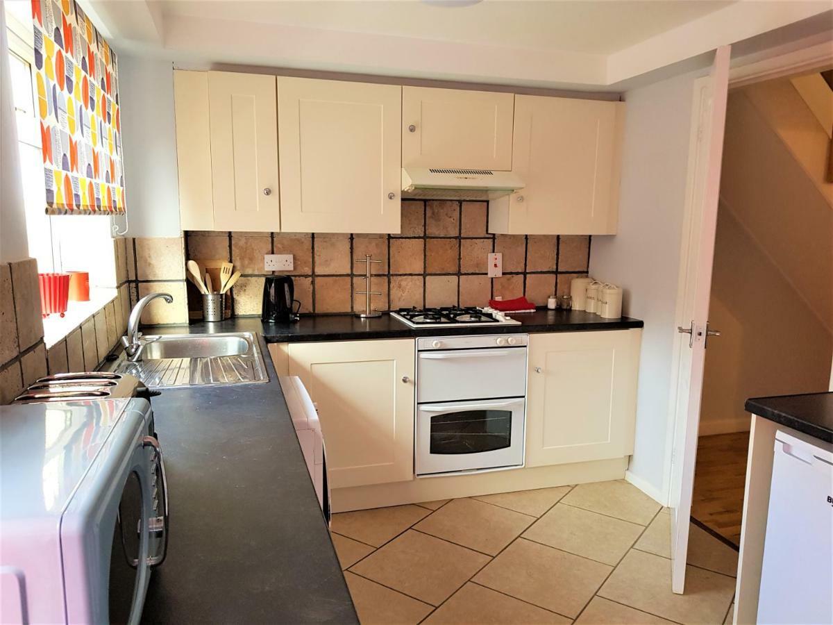 נוטינגהאם Penllech House - Huku Kwetu Notts - 3 Bedroom Spacious Lovely And Cosy With A Free Parking- Affordable And Suitable To Group Business Travellers מראה חיצוני תמונה