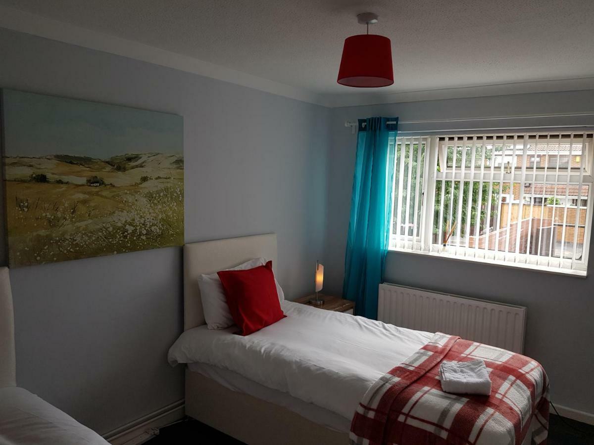 נוטינגהאם Penllech House - Huku Kwetu Notts - 3 Bedroom Spacious Lovely And Cosy With A Free Parking- Affordable And Suitable To Group Business Travellers מראה חיצוני תמונה